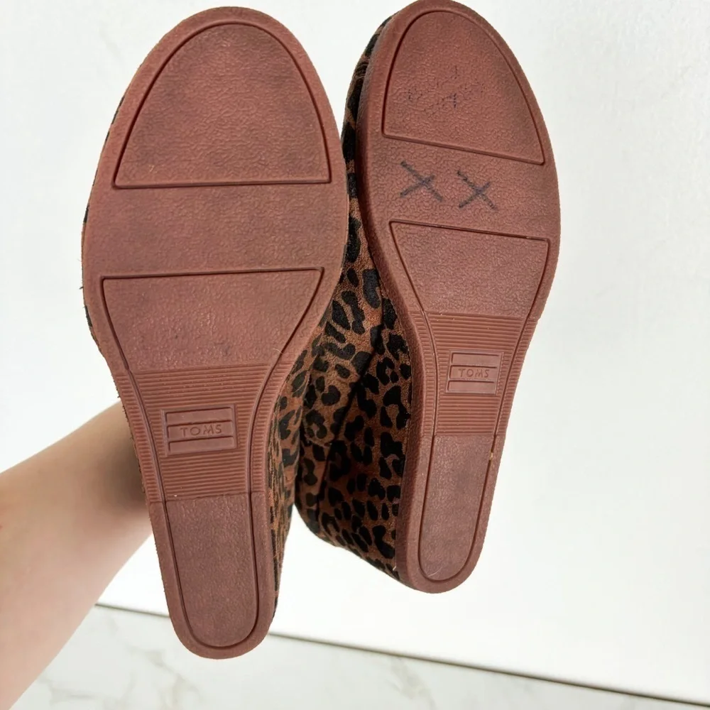 TOMS Kelsey Leopard Print Wedge Booties Sz 6.5